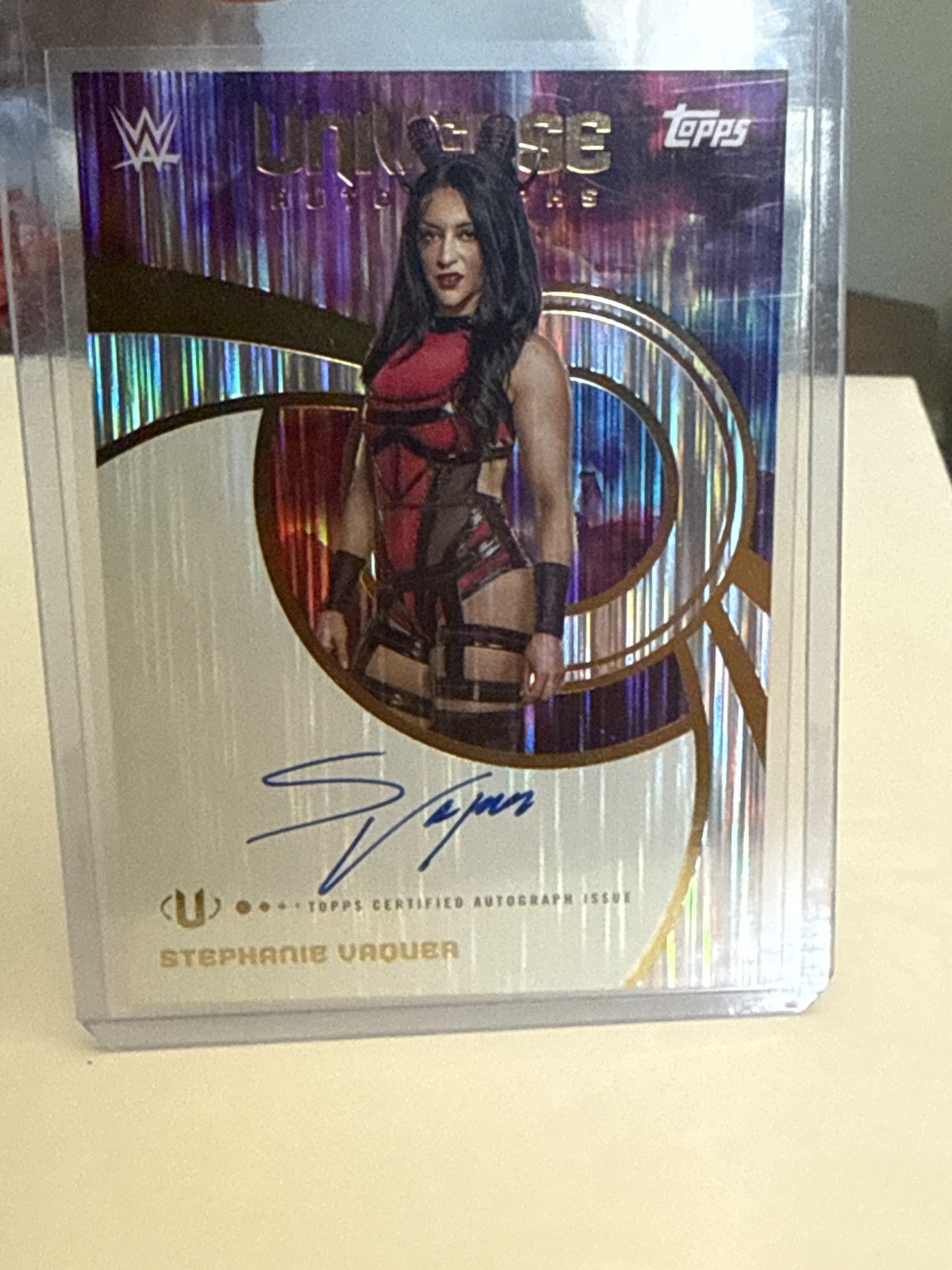 2025 Topps Universe WWE – Universe Autographs Stephanie Vaquer #UNA-SVR (AU)