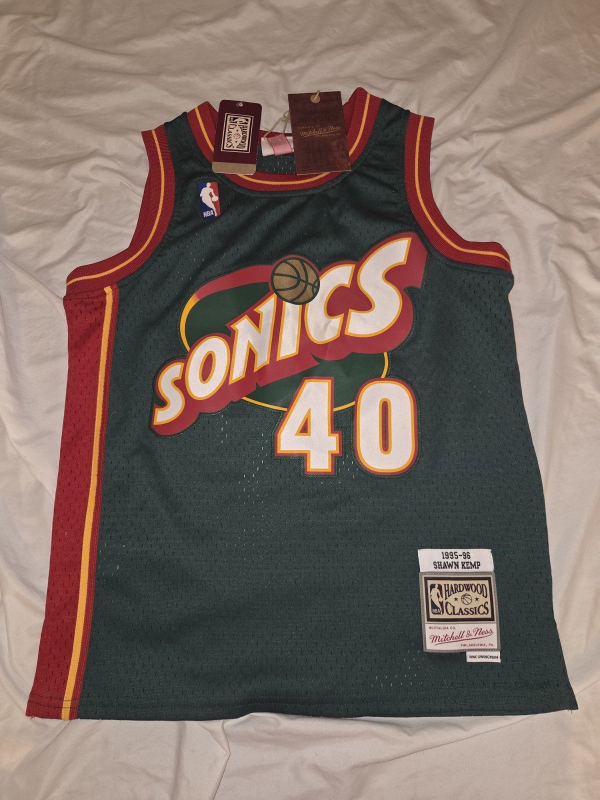 NWT Shawn Kemp Seattle SuperSonics Mitchell & Ness Youth M 10-12 Jersey 1995-96