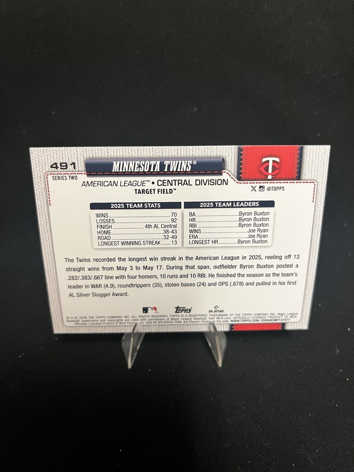 2026 Topps Series 2 – Minnesota Twins Team Card Rainbow Foil #491