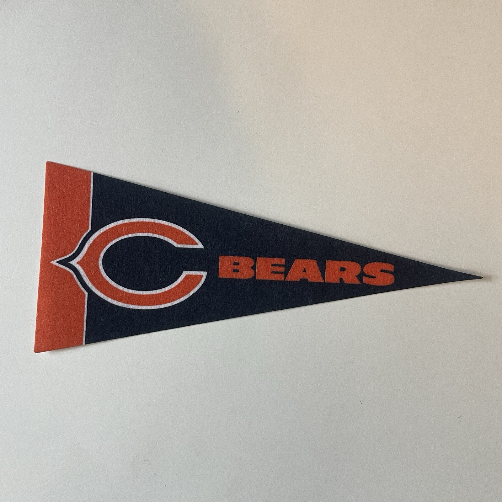 Chicago Bears Vintage NFL Football Mini Pennant 9″x4” Felt Banner Flag