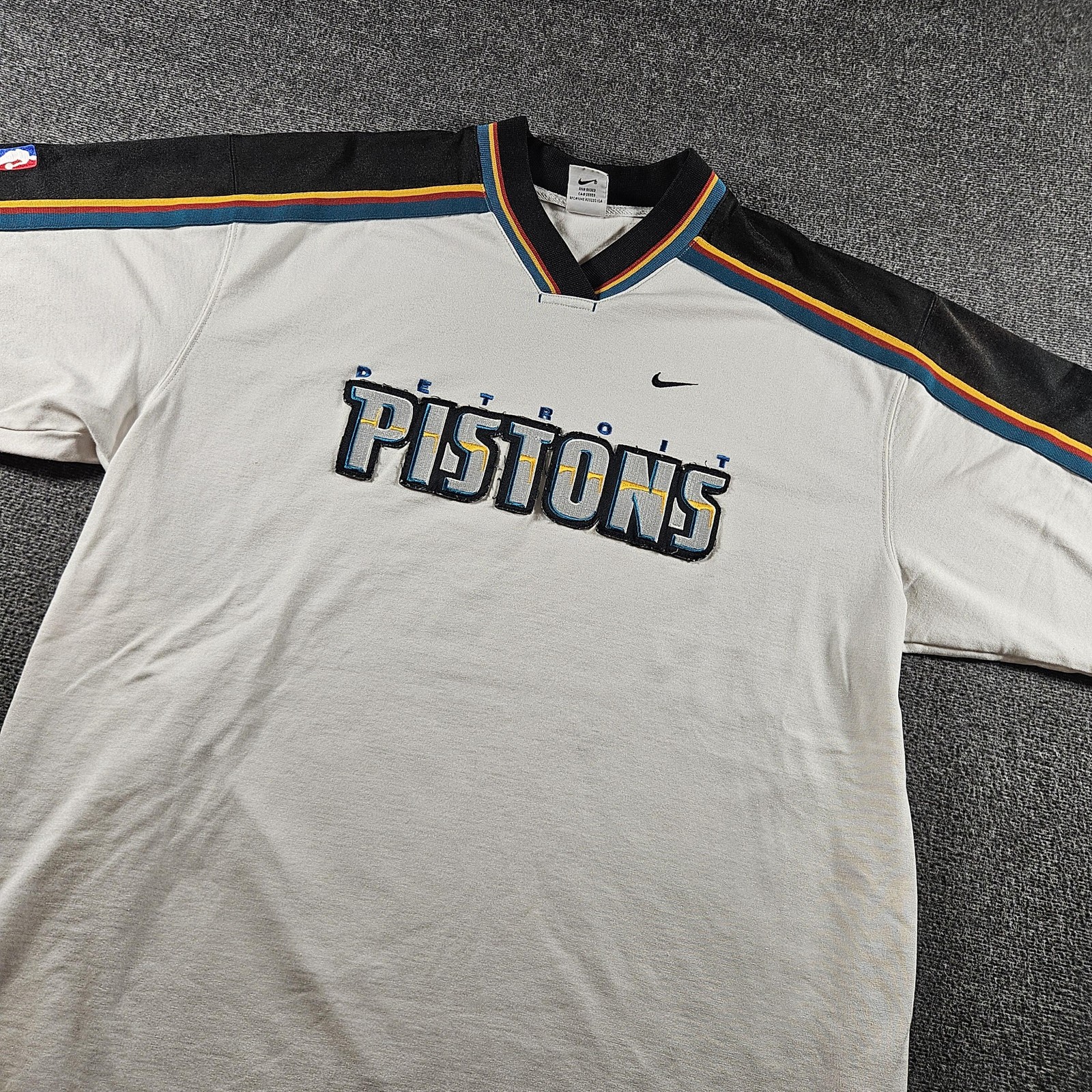 Vintage Detroit Pistons Nike Shirt Mens Size L NBA Basketball White Teal Trim