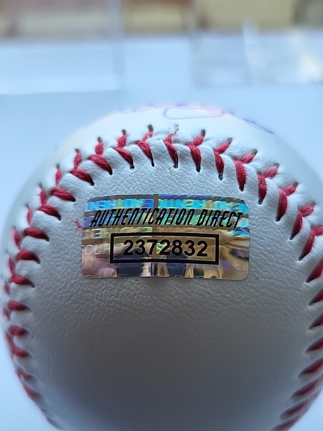DEREK JETER Hand-Signed Autographed Baseball with COA and (Protective Case)