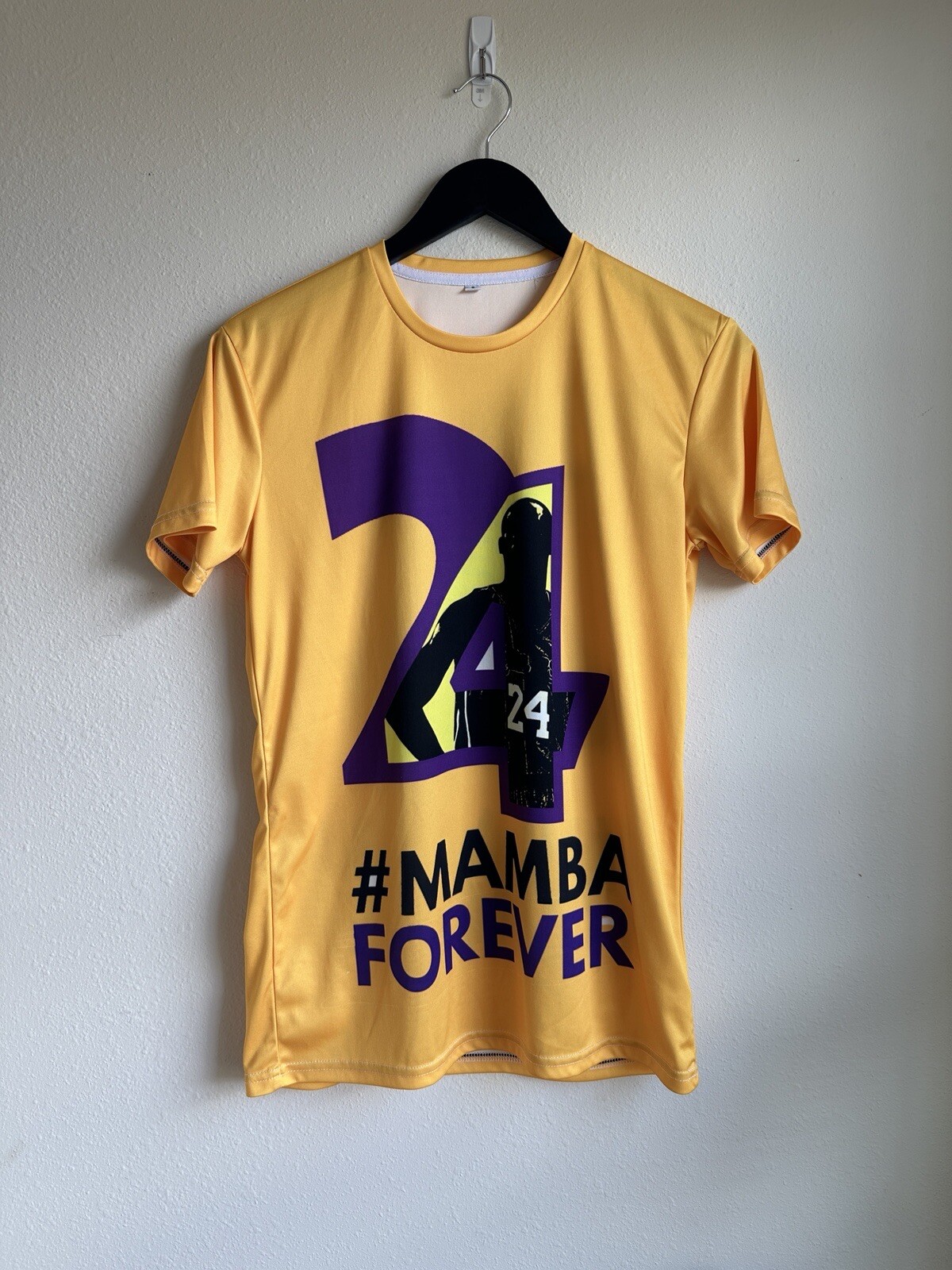 Kobe Bryant Men’s Small T-shirt Yellow Mamba Forever #24 Spell out