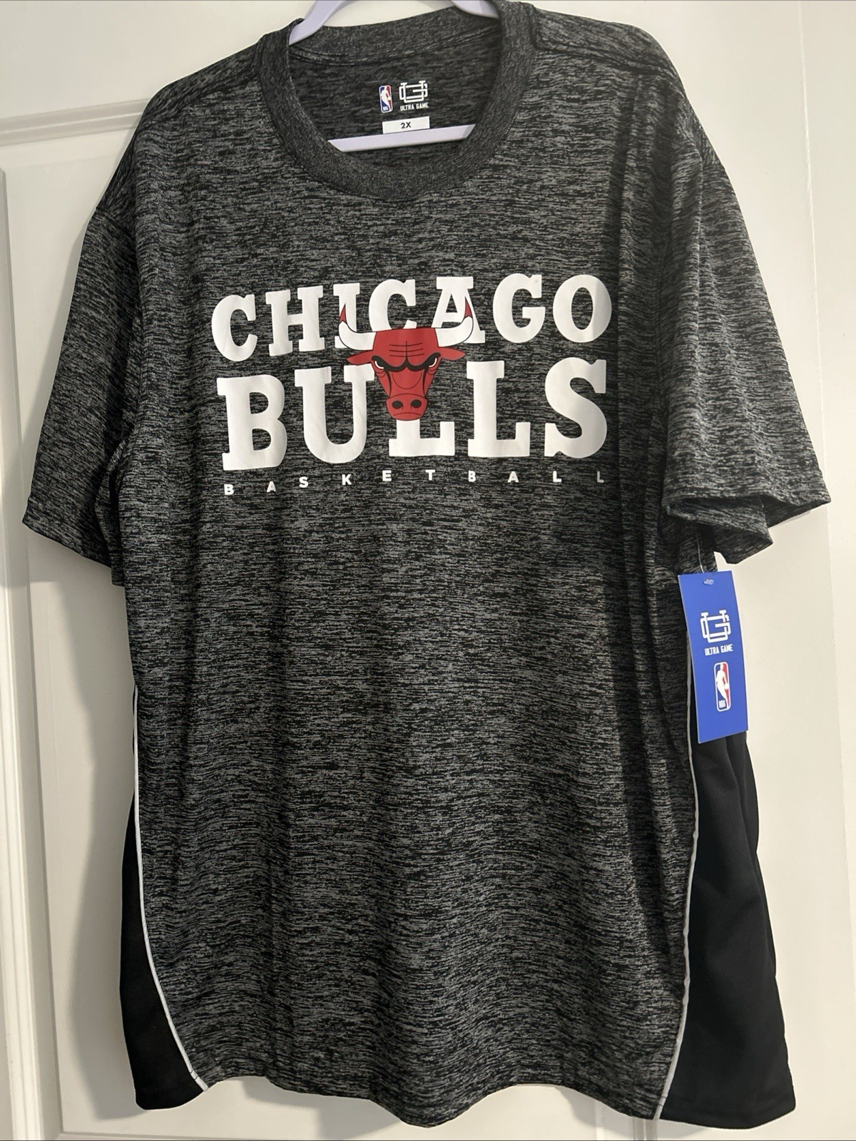 NWT NBA Chicago Bulls Black Stingray Short Sleeves Graphics UltraGame Shop 2X