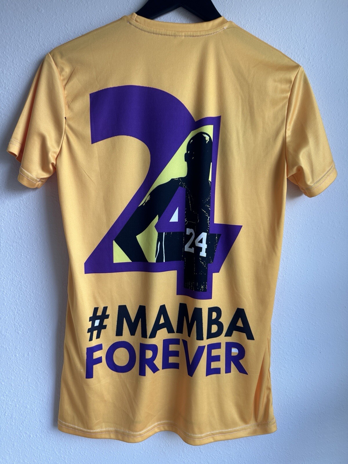 Kobe Bryant Men’s Small T-shirt Yellow Mamba Forever #24 Spell out
