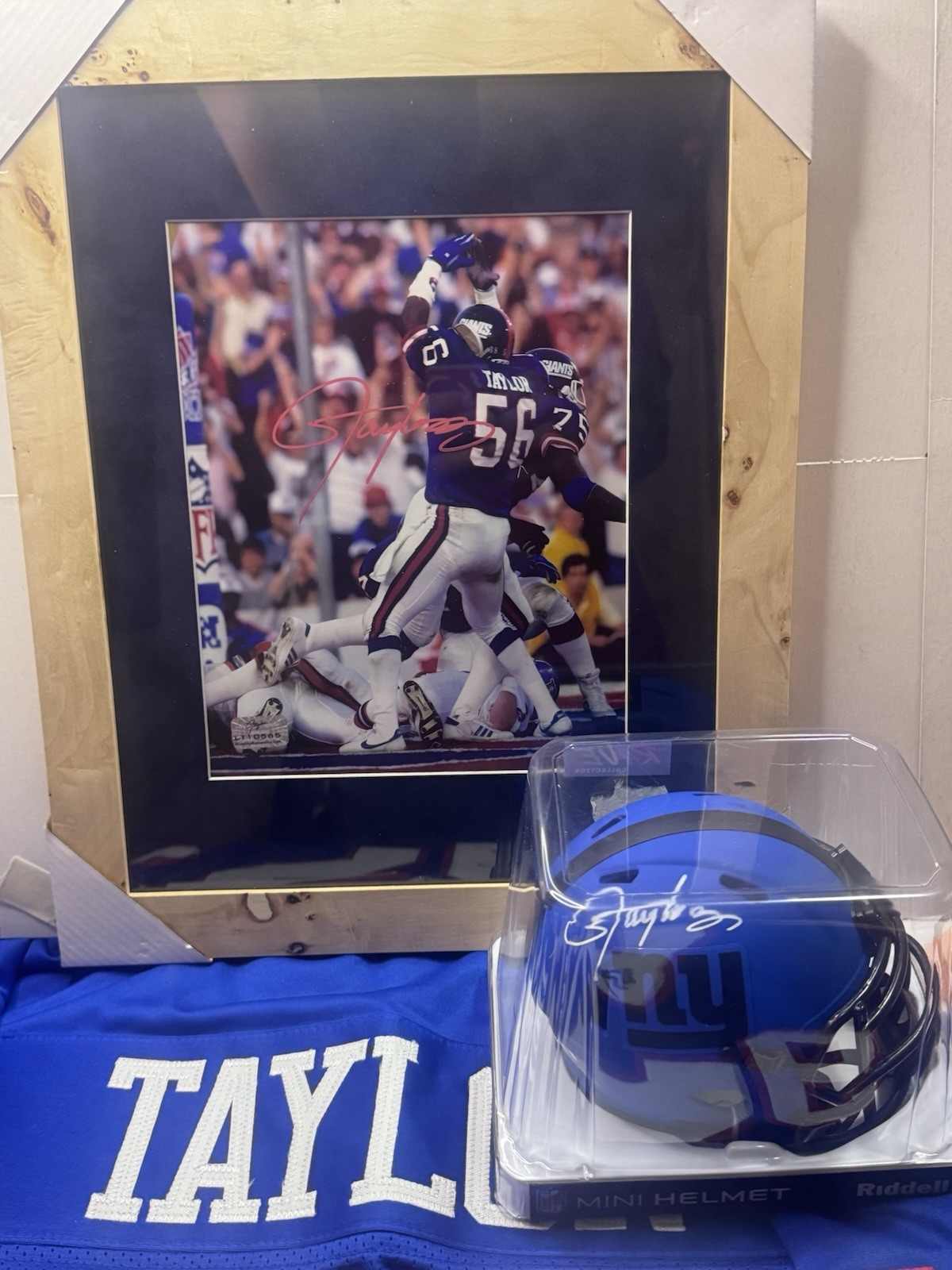 Lawrence Taylor Fan Pack! ? Signed Mini Helmet Jersey And Framed 8×10 Photo