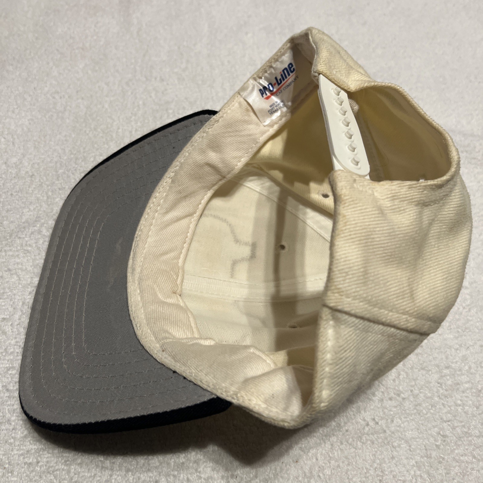 Vintage Notre Dame Fighting Irish Hat Snap Back Beige Black Pro-Line Cap USA