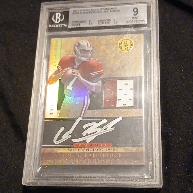 Panini 2011 Gold Standard Colin Kaepernick RC Auto #262 BGS 9 /525