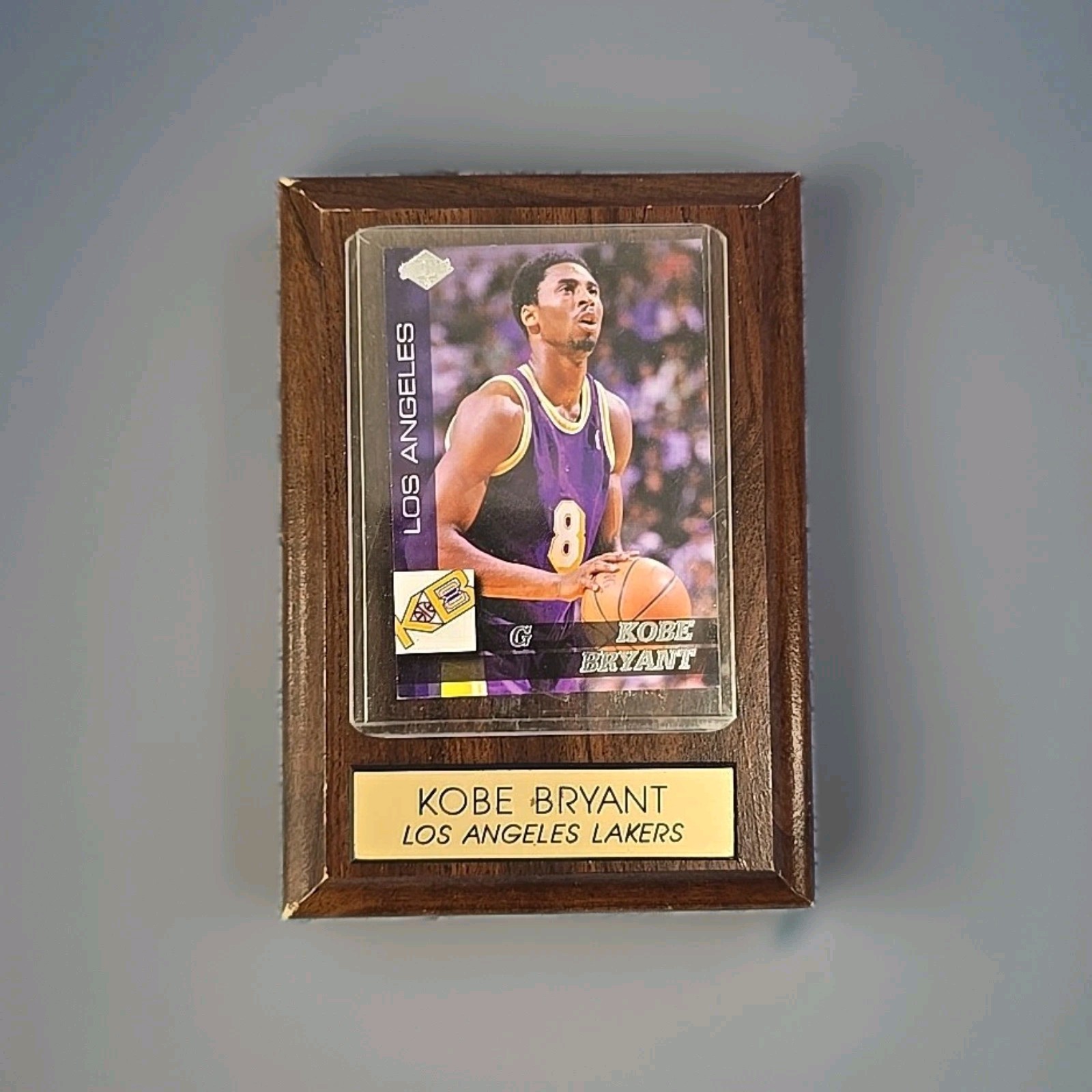 KOBE BRYANT LOS ANGELES LAKERS EDGE CARD WALL HANGING PLAQUE Wood 4×6 Engraved