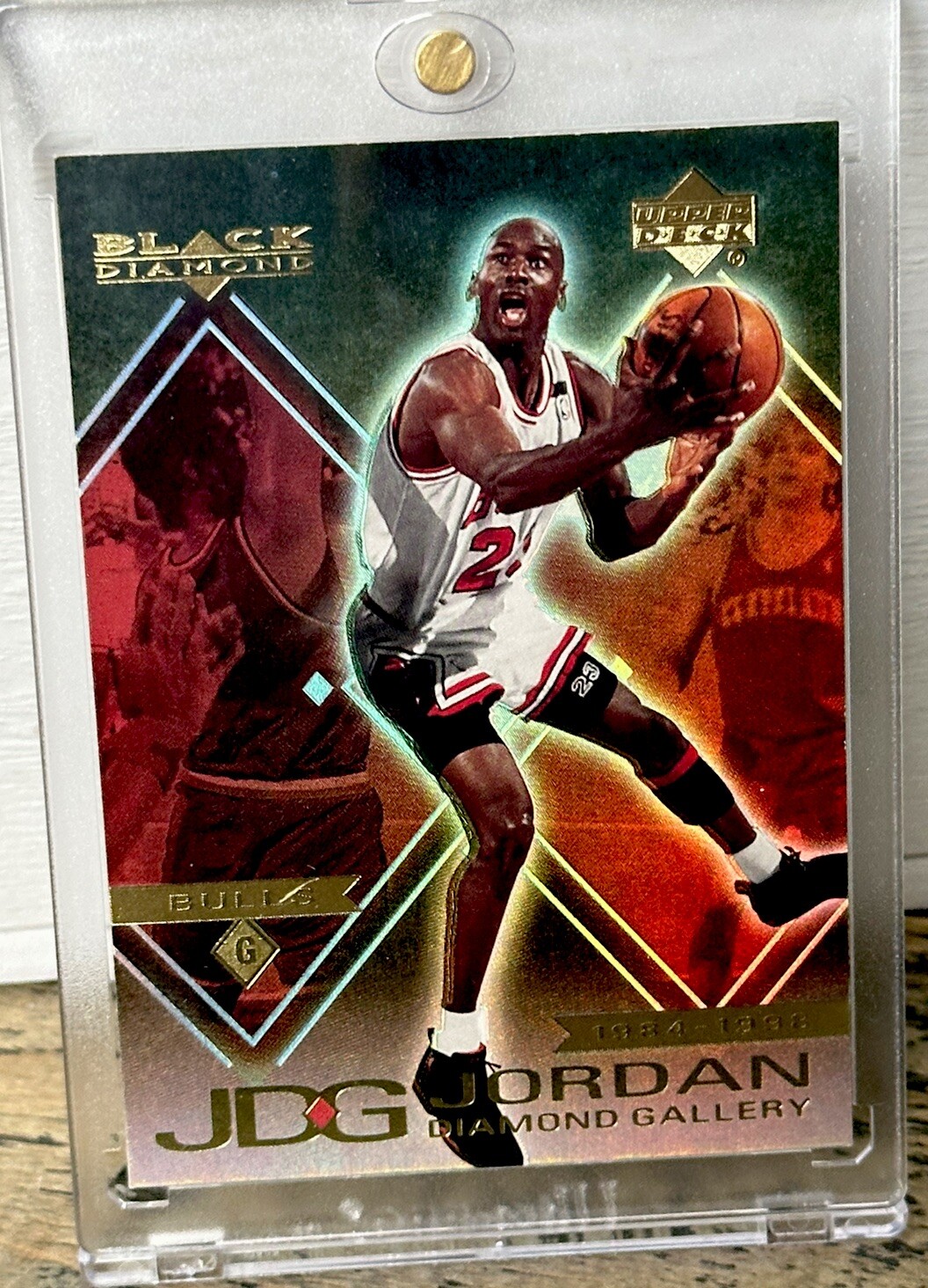 Michael Jordan Card 90’s RAINBOW REFRACTOR HOLO RARE INSERT SP BULLS JERSEY #23