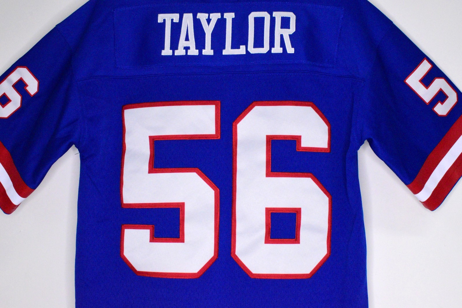Mitchell & Ness New York Giants #56 Lawrence Taylor Youth NFL Legacy Jersey -NWT