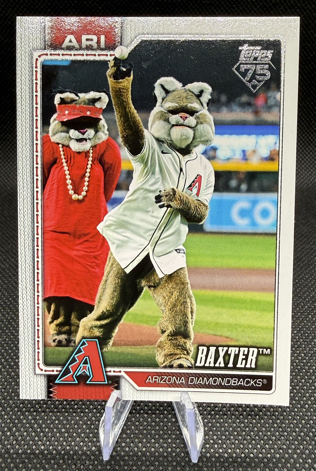 Topps – Mascots #M-1 Baxter 2026