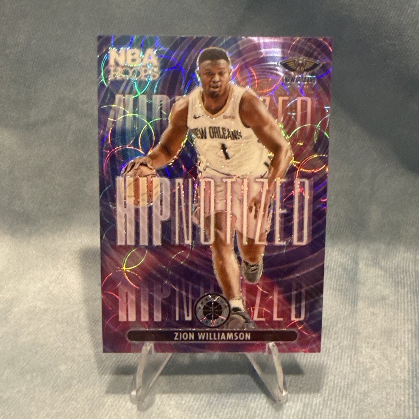 2023-24 NBA Hoops Premium Stock – Hipnotized #11 ZION WILLIAMSON SSP CASE HIT