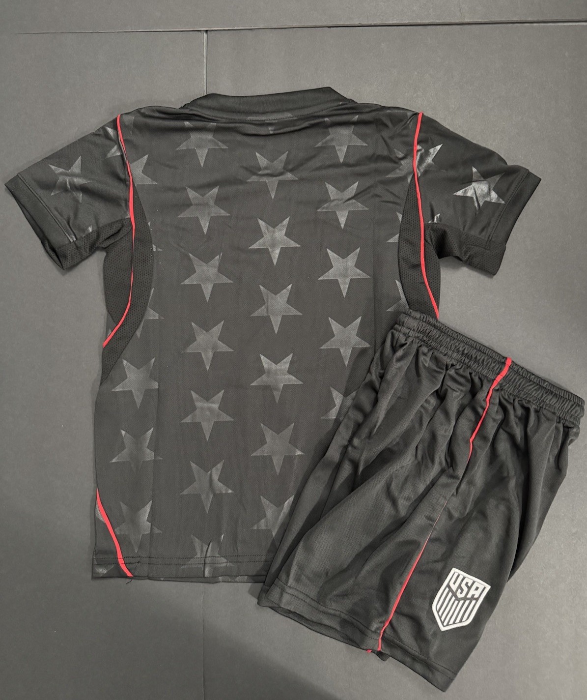 USA 2026 Kids Black Soccer Jersey & Shorts – Size 22 6-7 Years Old