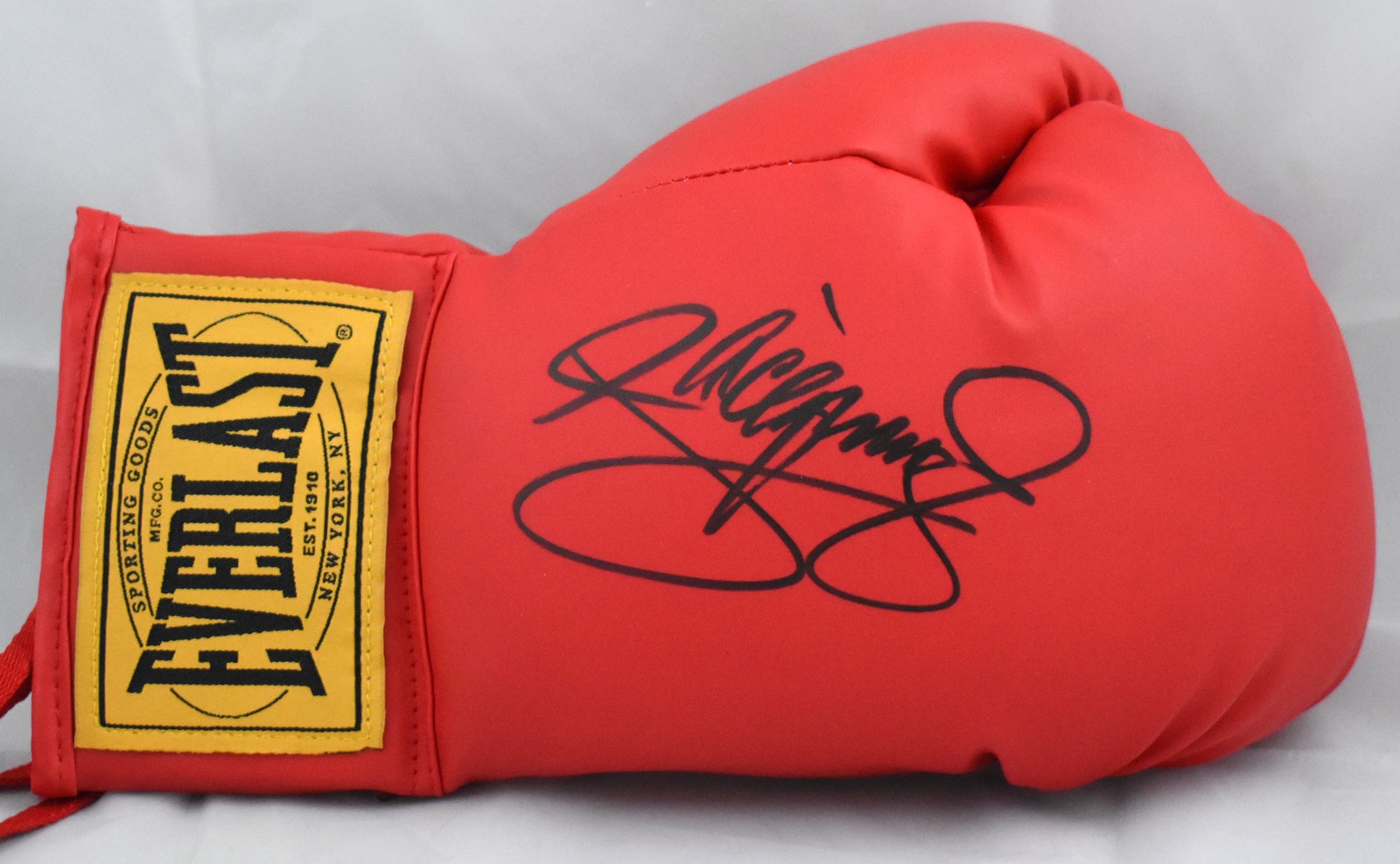 Manny Pacquiao Autographed Red Everlast Boxing Glove *Right – Beckett W Hologram