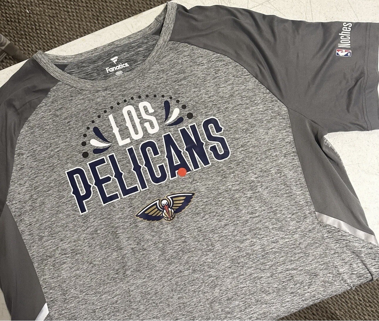 New Orleans Pelicans Los Pelicans “Noches Ene Be A” NBA Warm-Up Shirt (XLT)