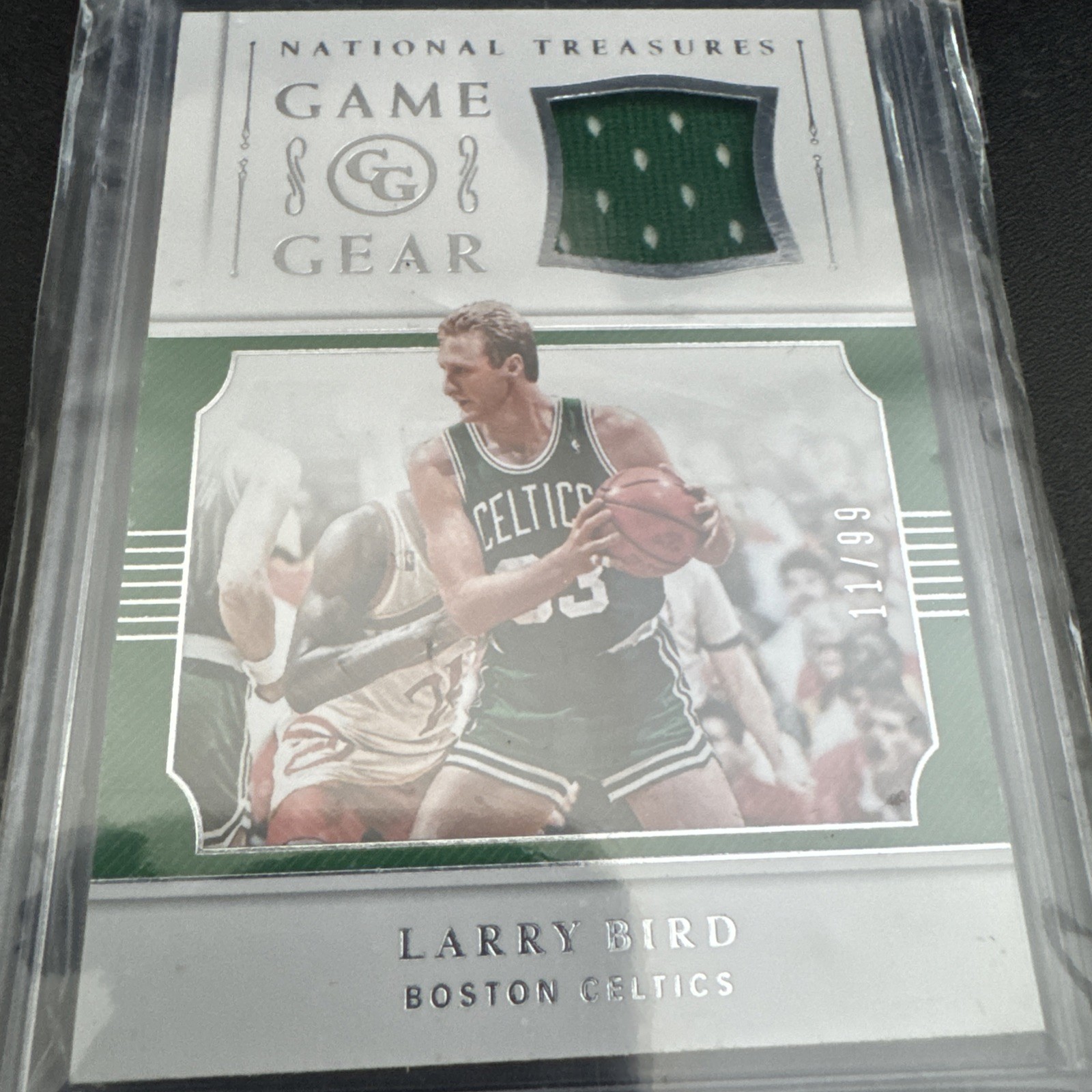 2018-19 Panini National Treasures – game gear LB /99