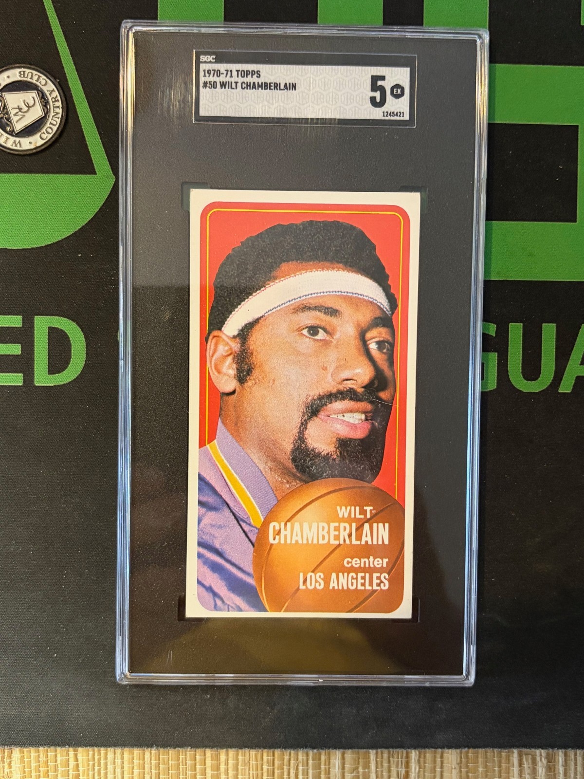 1970-71 TOPPS BASKETBALL #50 WILT CHAMBERLAIN SGC 5 EX