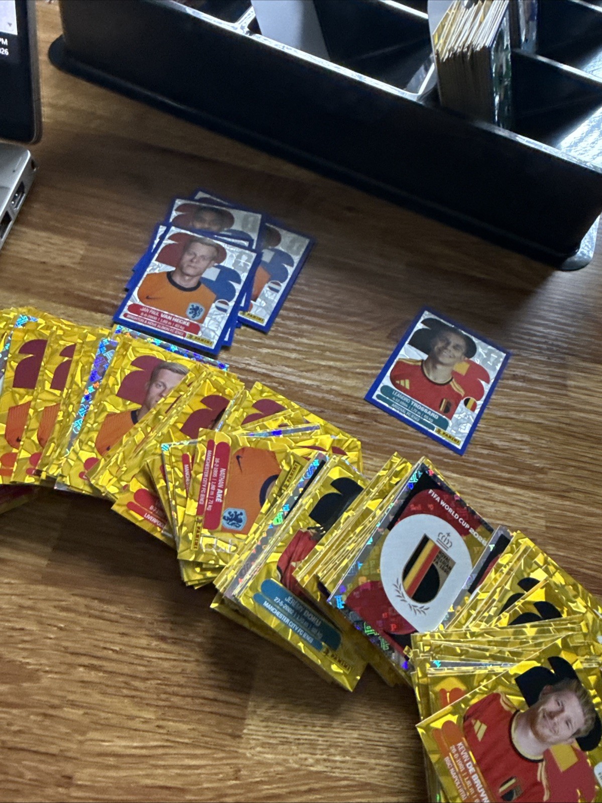 2026 PANINI WORLD CUP GOLD Crumple Stickers PICK & COMPLETE NED BEL BELGIUM