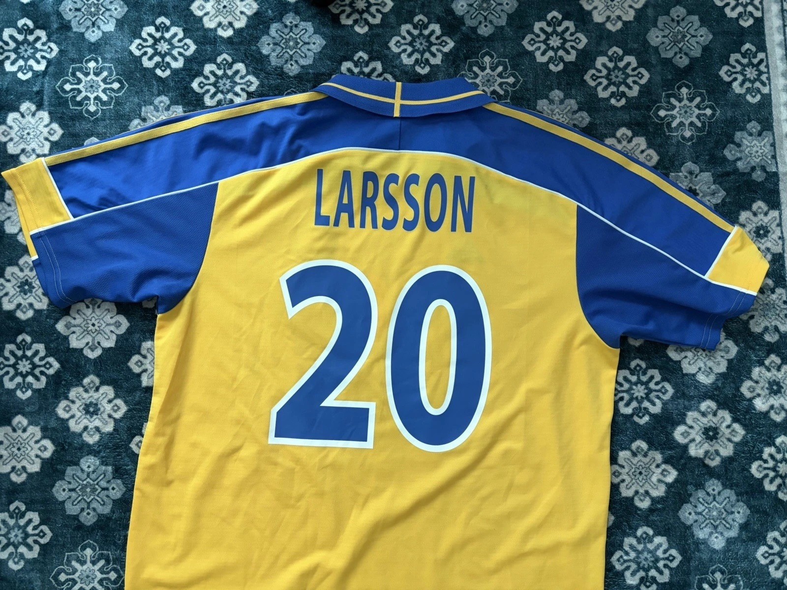 Henrik Larsson Sweden 2000-02 Home Jersey Adidas XL BNWT (Tag Included) Classic