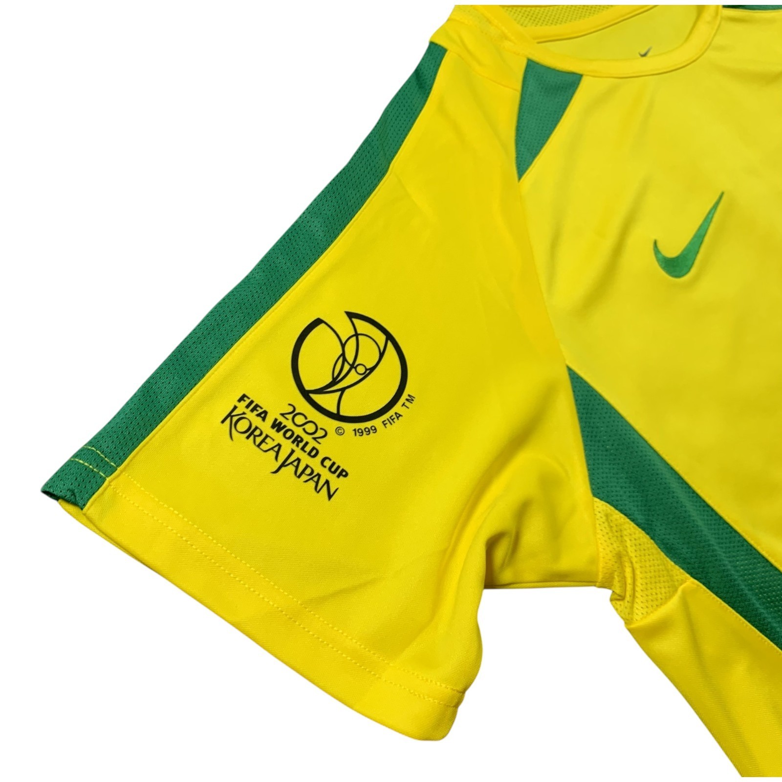 Ronaldo #9 Brazil 2002 World Cup Home Jersey – Men’s Retro Soccer Shirt – NEW