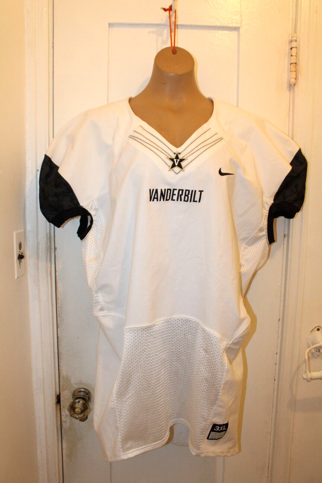 NIKE Team Issued Vanderbilt Commodores NCAA Football Blank Jersey Men’s 3XL EUC