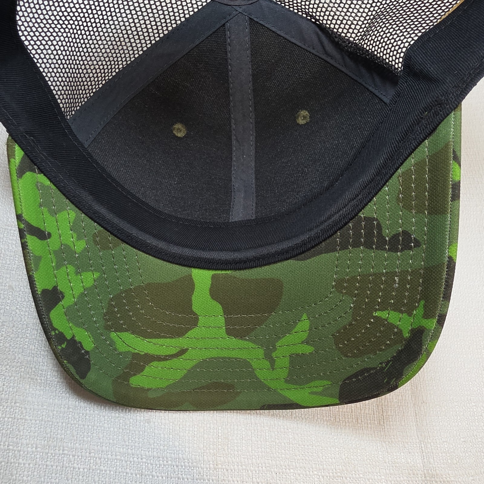NIKE Arkansas Razorbacks Hat Camo Camouflage American Flag Trucker Cap Euc