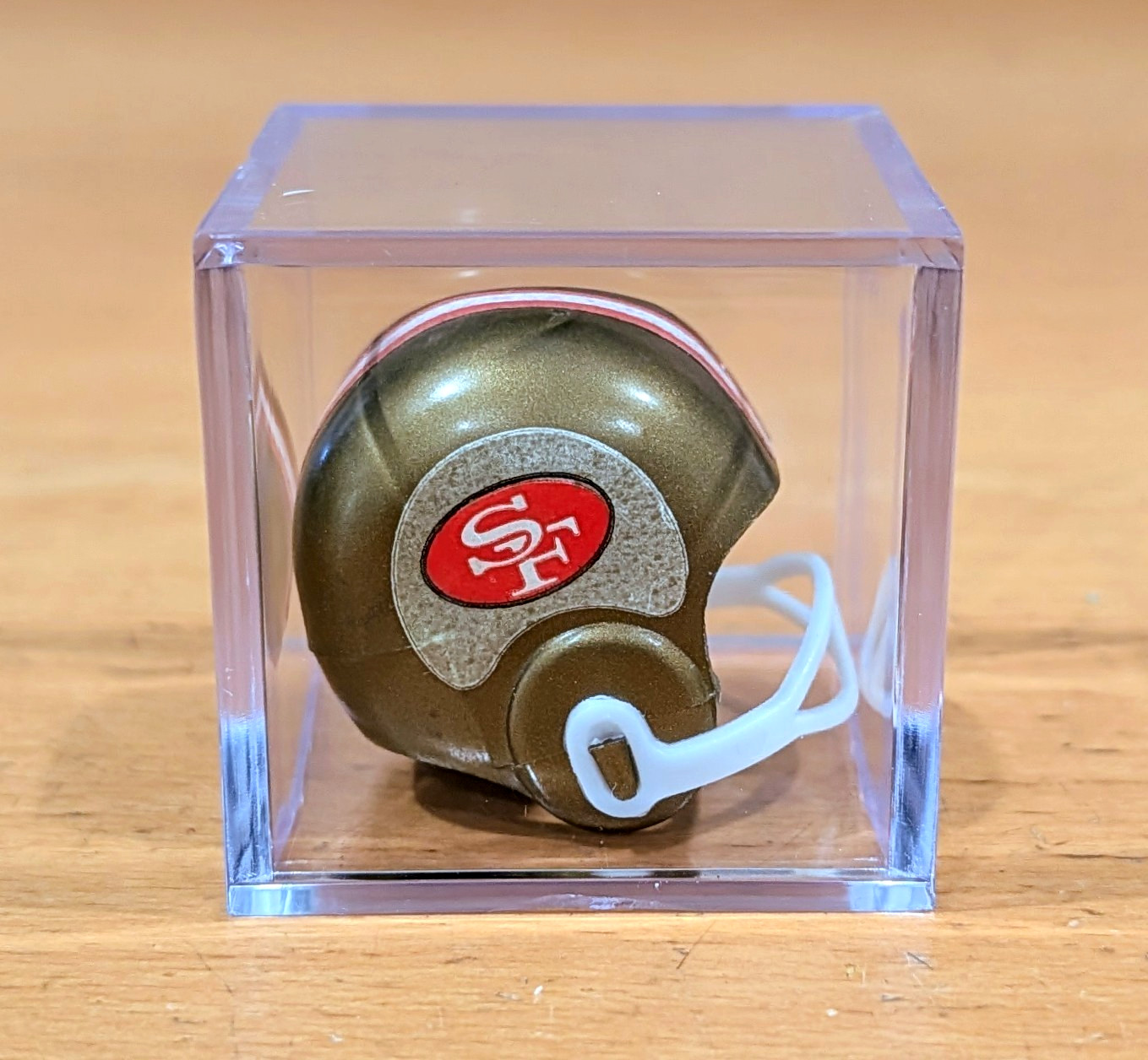 Hong Kong NFL S.F. 49ERS VTG NFL Mini Gumball Football Helmet & Display Box!