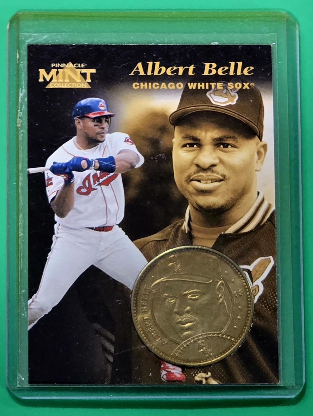 1997 PINNACLE MINT COLLECTION ALBERT BELLE CHICAGO BRASS PLATED COIN CARD#8/30