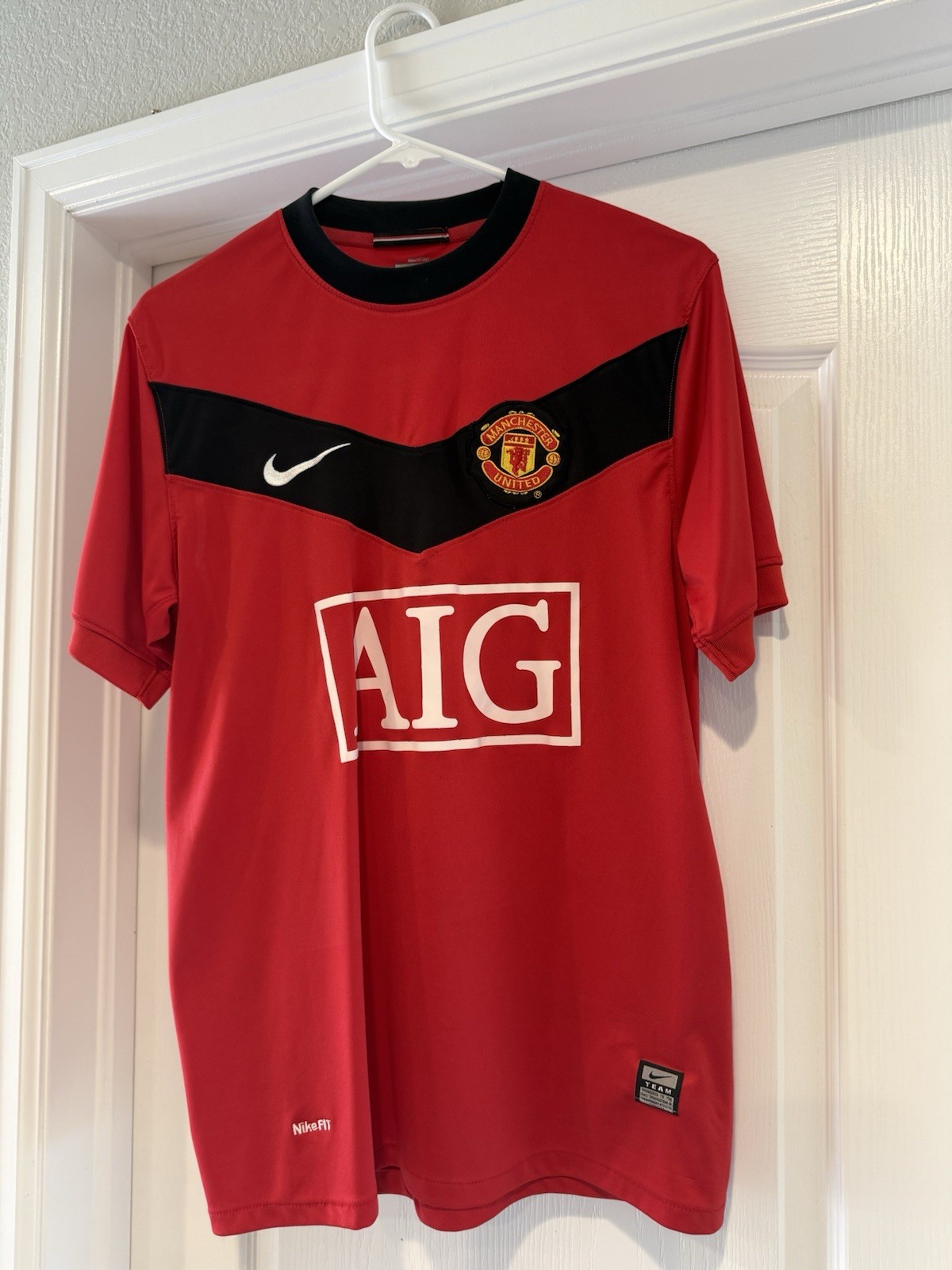 Nike Manchester United Red/Black Soccer Jersey Shirt AIG Sponsor Logo size S