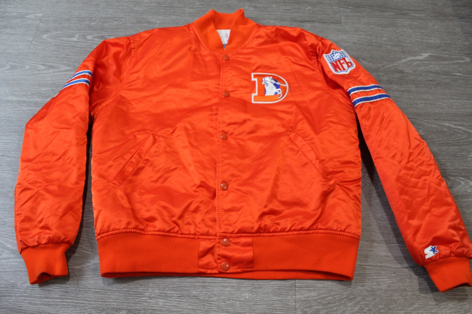 VTG Starter Pro Line Authentic Denver Broncos Orange Satin Snap Jacket Large