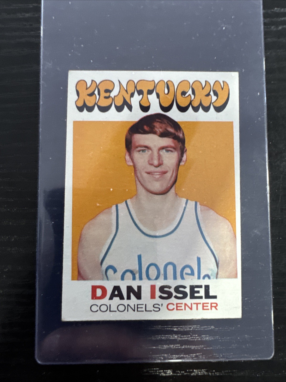1971 Topps #200 Dan Issel (RC) (HOF) Kentucky Colonels