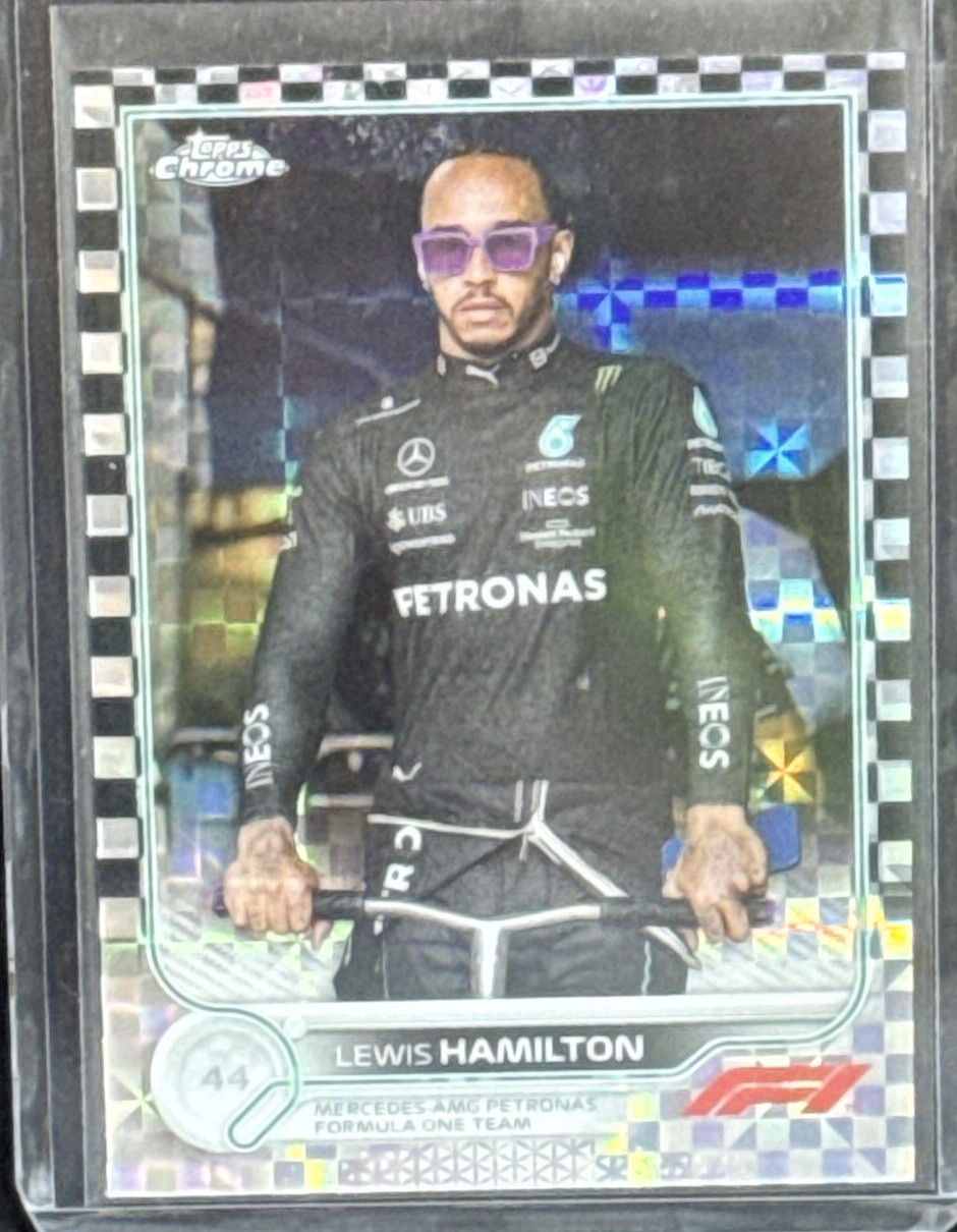 2022 Topps Chrome Formula 1 – F1 Racers Lewis Hamilton #8 Checker Flag Refractor