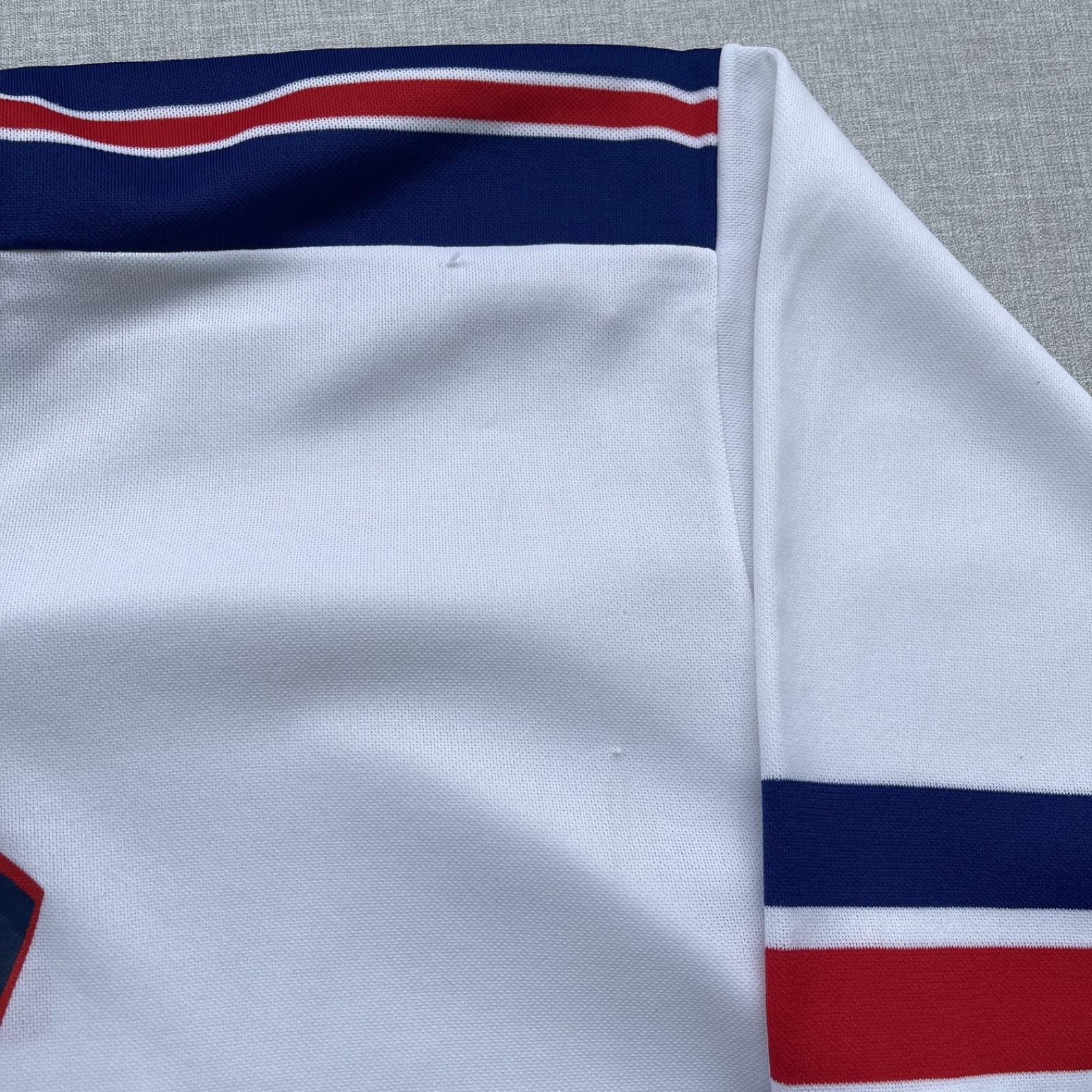Vintage 1986 USA Europe Hockey Jersey Gunzo’s #2 White Red Blue Adult XL