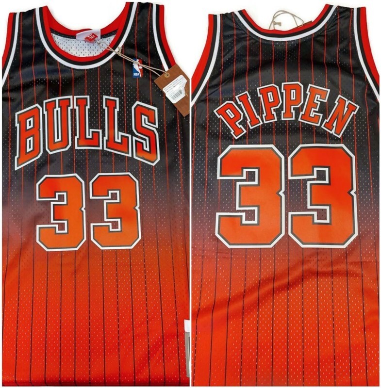 Mitchell Ness NBA Chicago Bulls Scottie Pippen 33 Swingman Jersey Mens Size XL