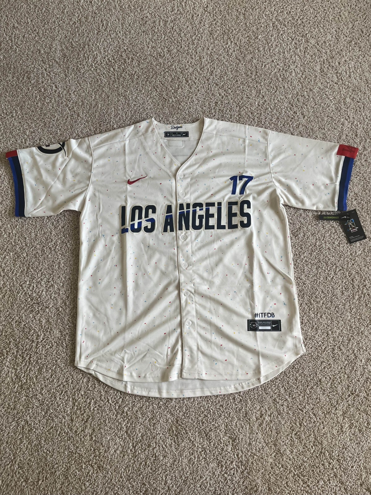 sNWT Shohei Ohtani Dodgers City Connect Men’s Small Beige Jersey #17