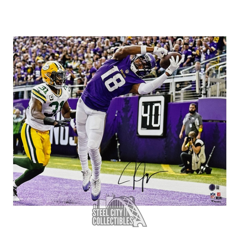 Justin Jefferson Autographed Minnesota Vikings 16×20 Football Photo – BAS