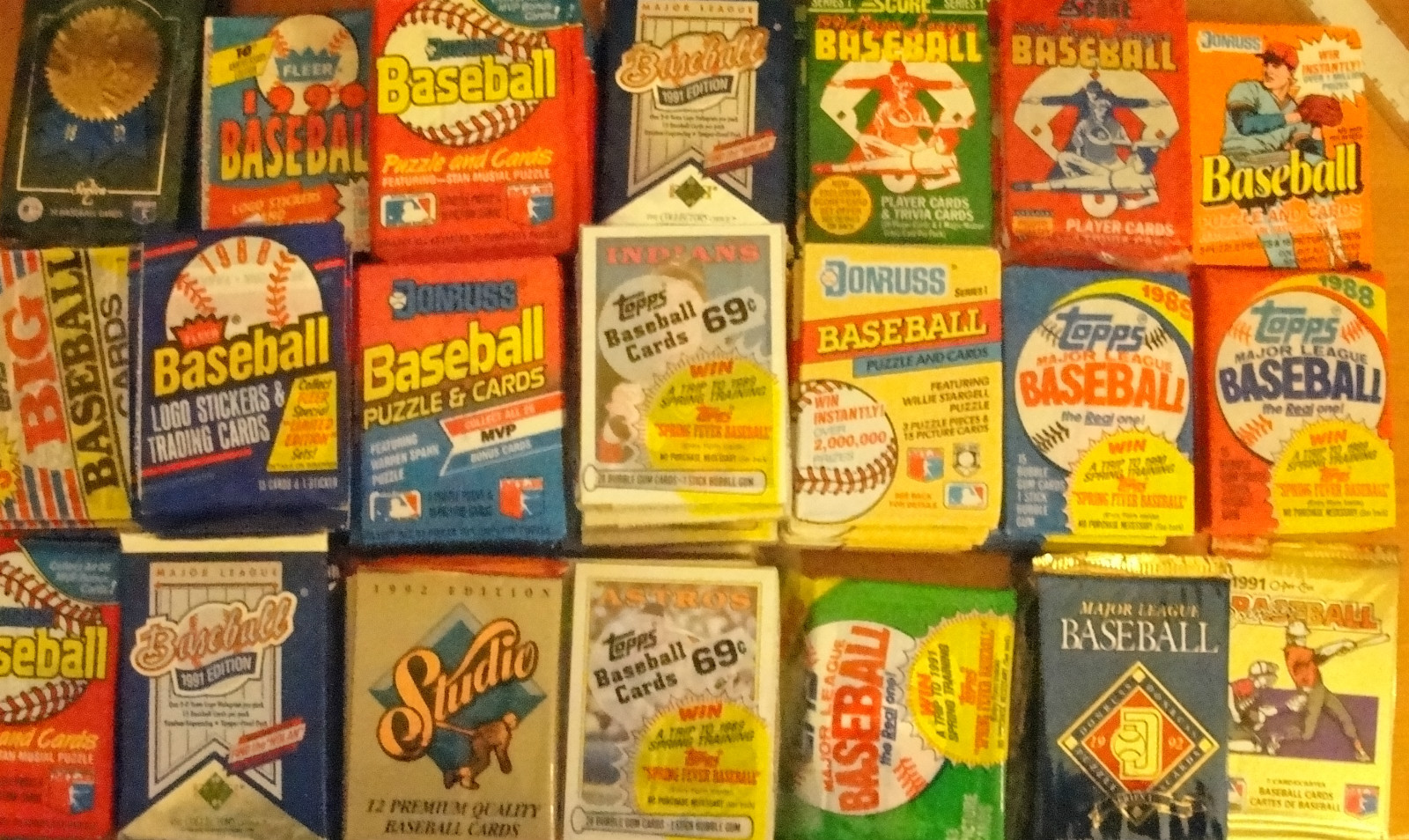 Fun Lot of 50 Unopened Old Vintage Baseball Cards in Wax Packs Huge Assortment