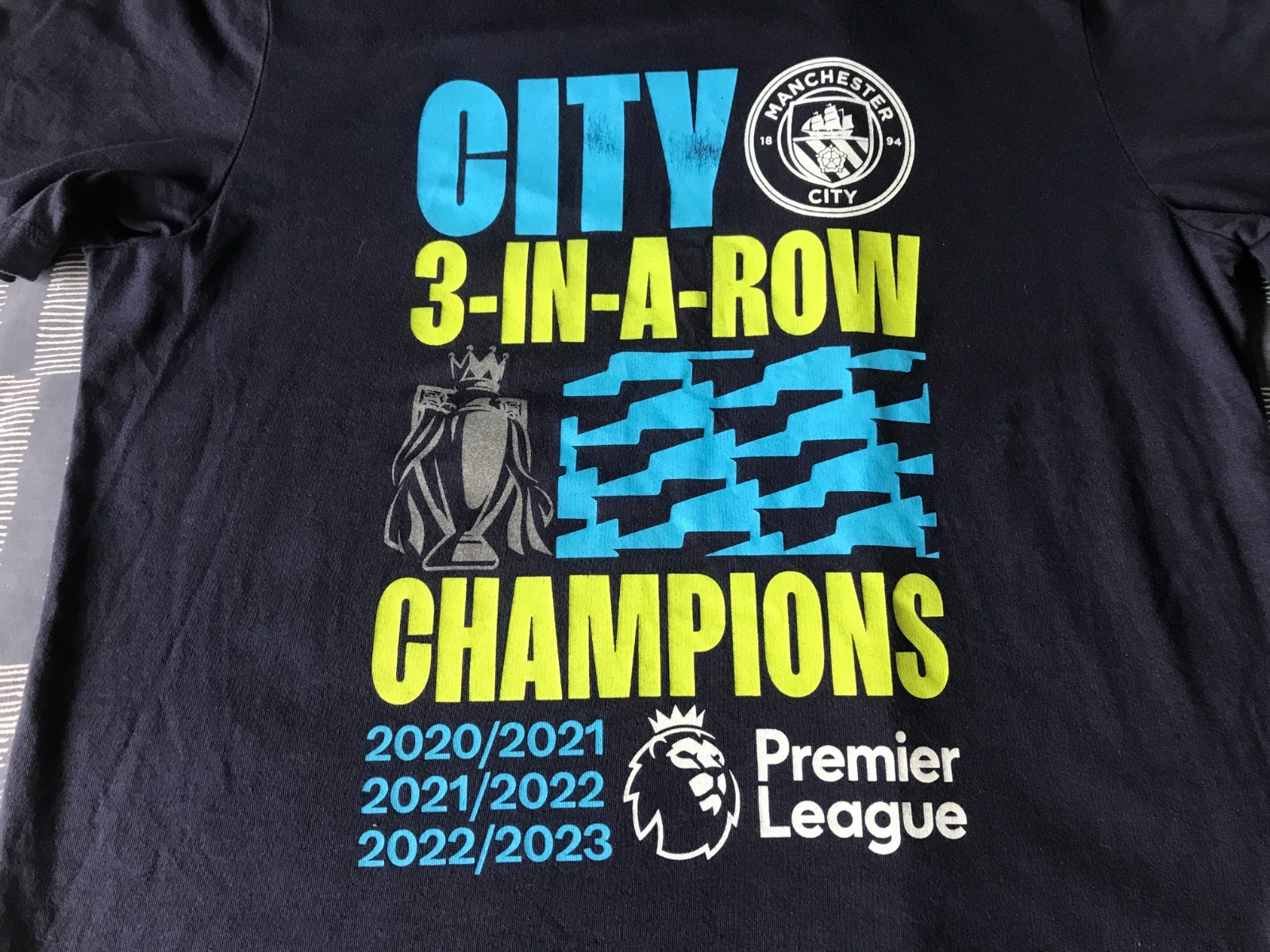 Manchester City – 3-In-A-Row Champions – T-Shirt Size Small Official Merchandise