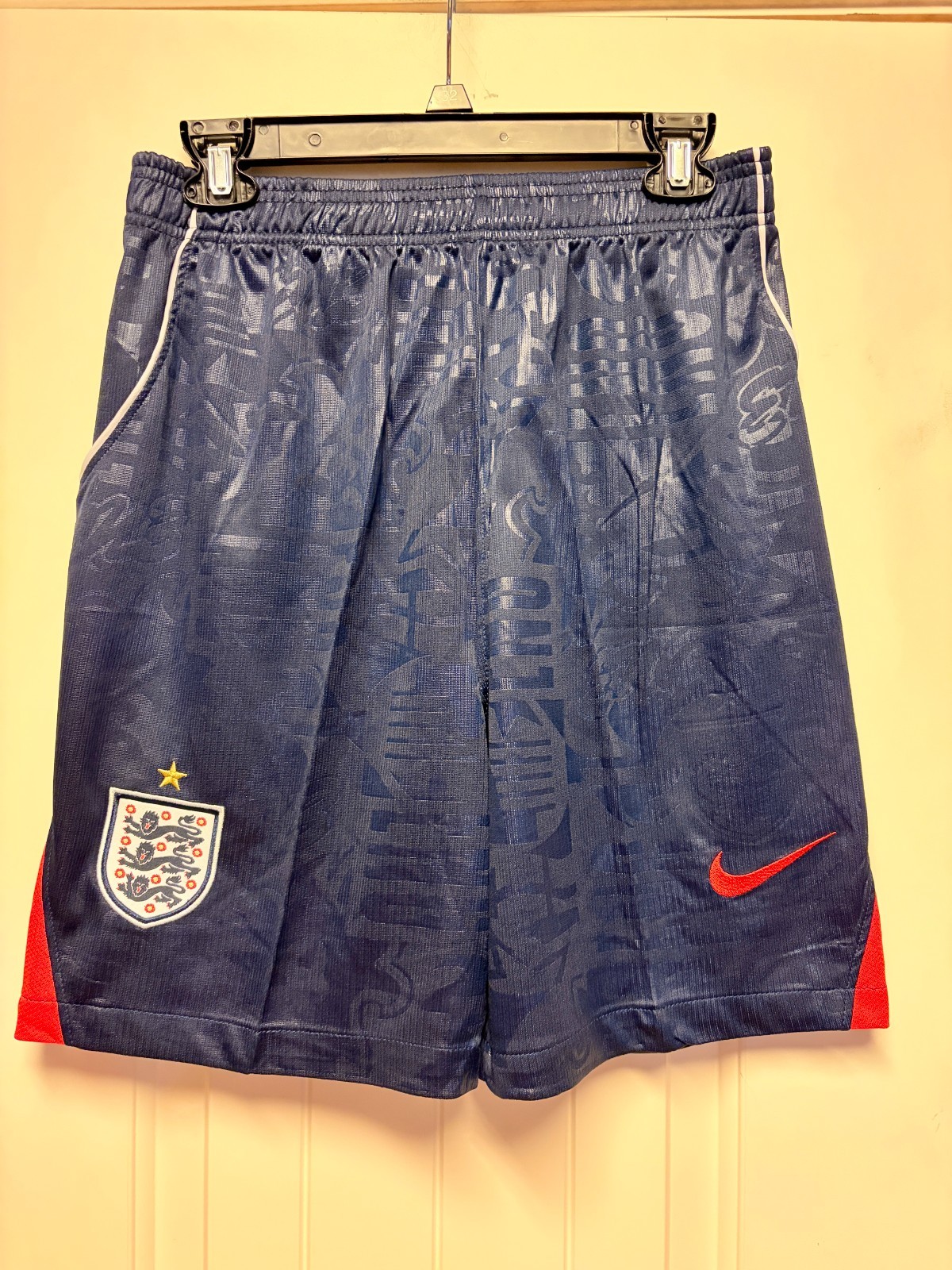 BNWT England World Cup 2026 Stadium Away Big Kids’ Soccer Shorts XL Irregular