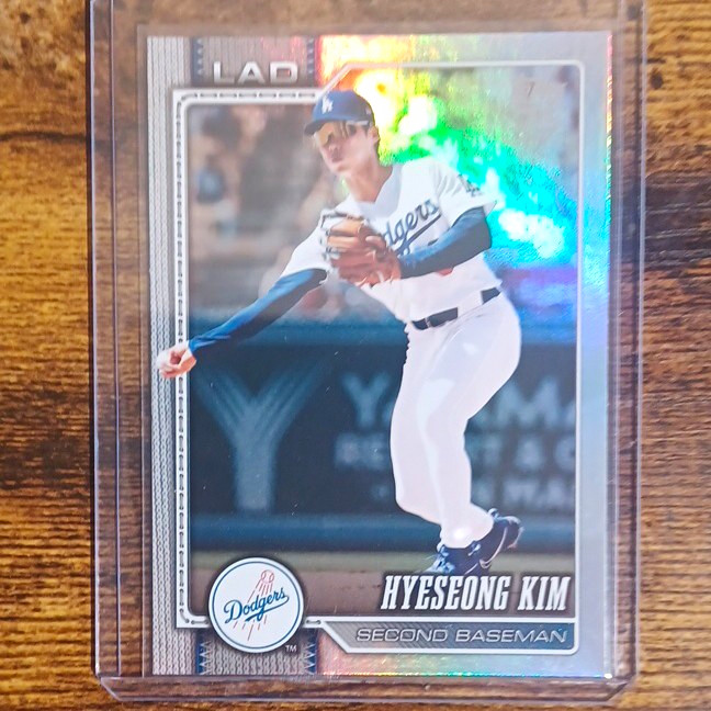 Topps 2026 Series 2 Hyeseong Kim Los Angeles Dodgers Rainbow Foil #653