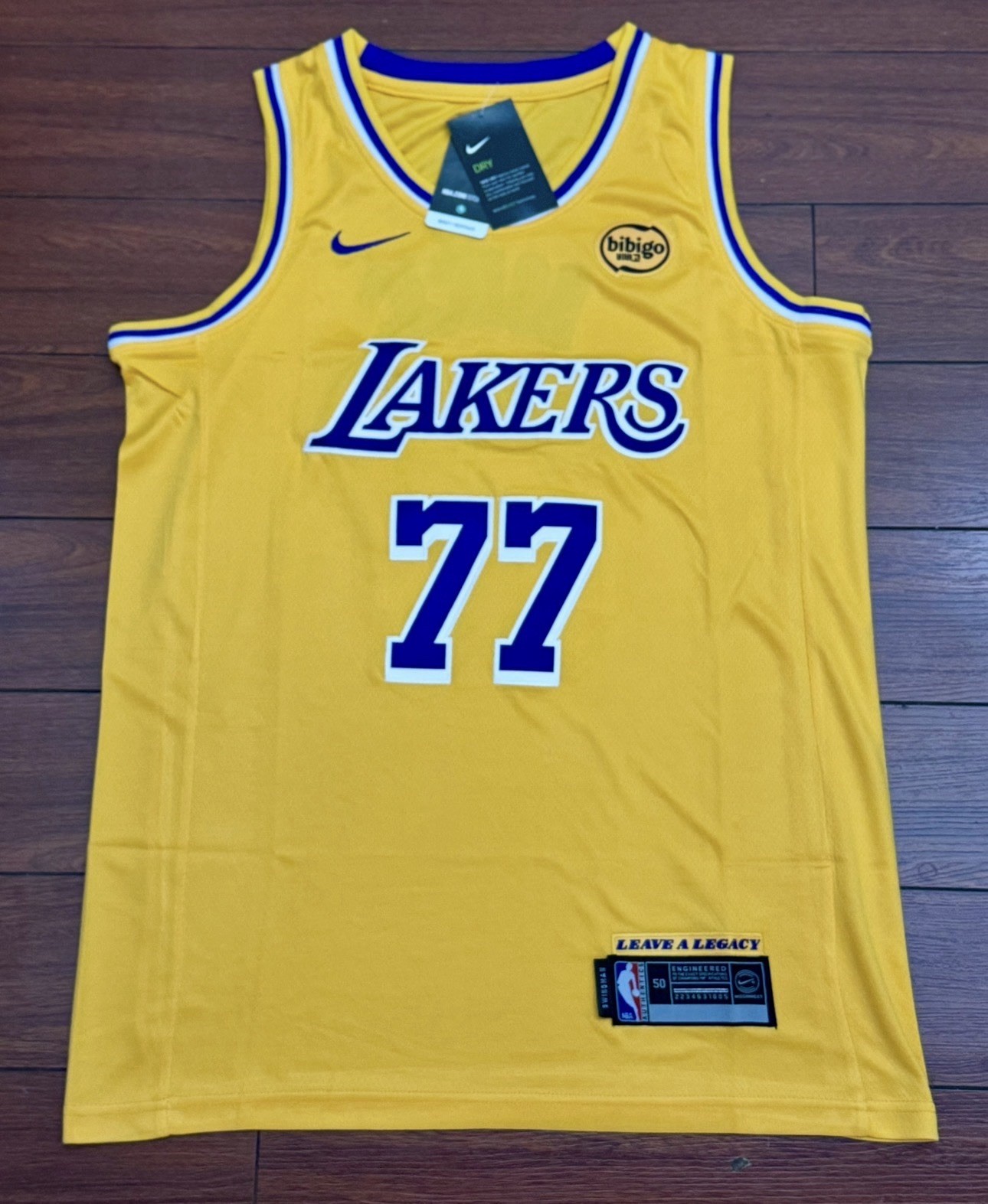 Nike LA Lakers Luka Doncic #77 XL Gold NBA Swingman Jersey Icon Edition 50 NWT