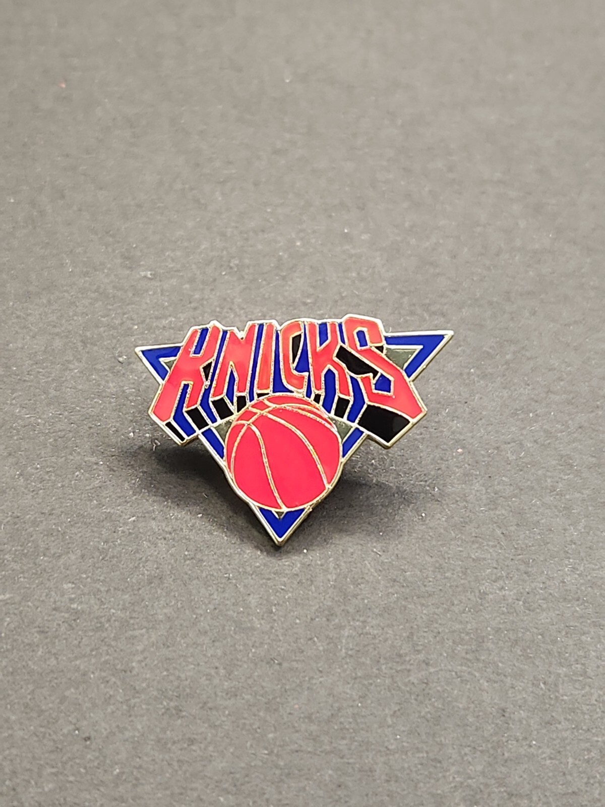 NBA Basketball Team New York Knicks Enamel Lapel Pin, FREE SHIPPING!