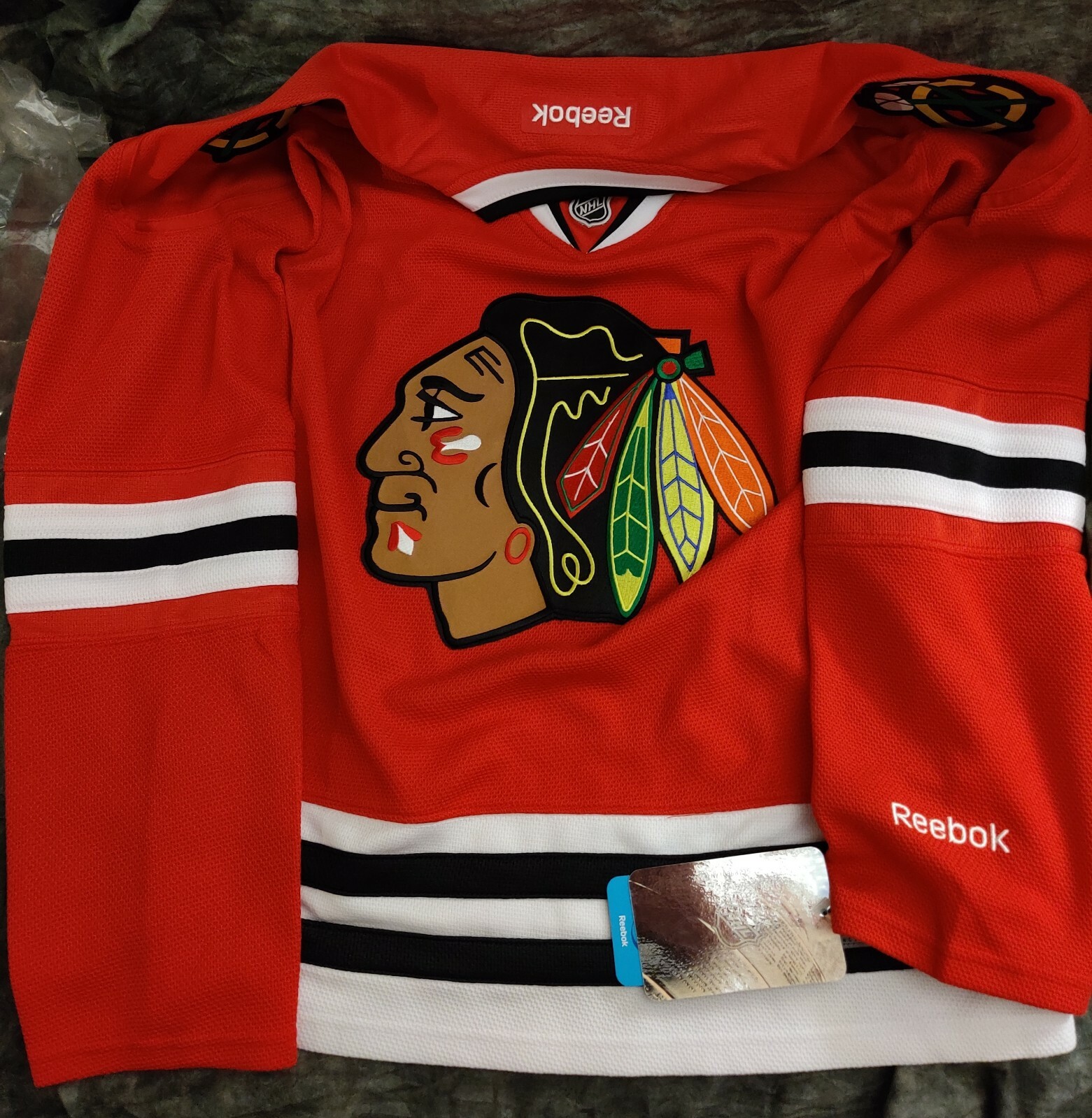 New Blackhawks Jersey Women’s Small Premier Stitched Reebok Red Retail $109