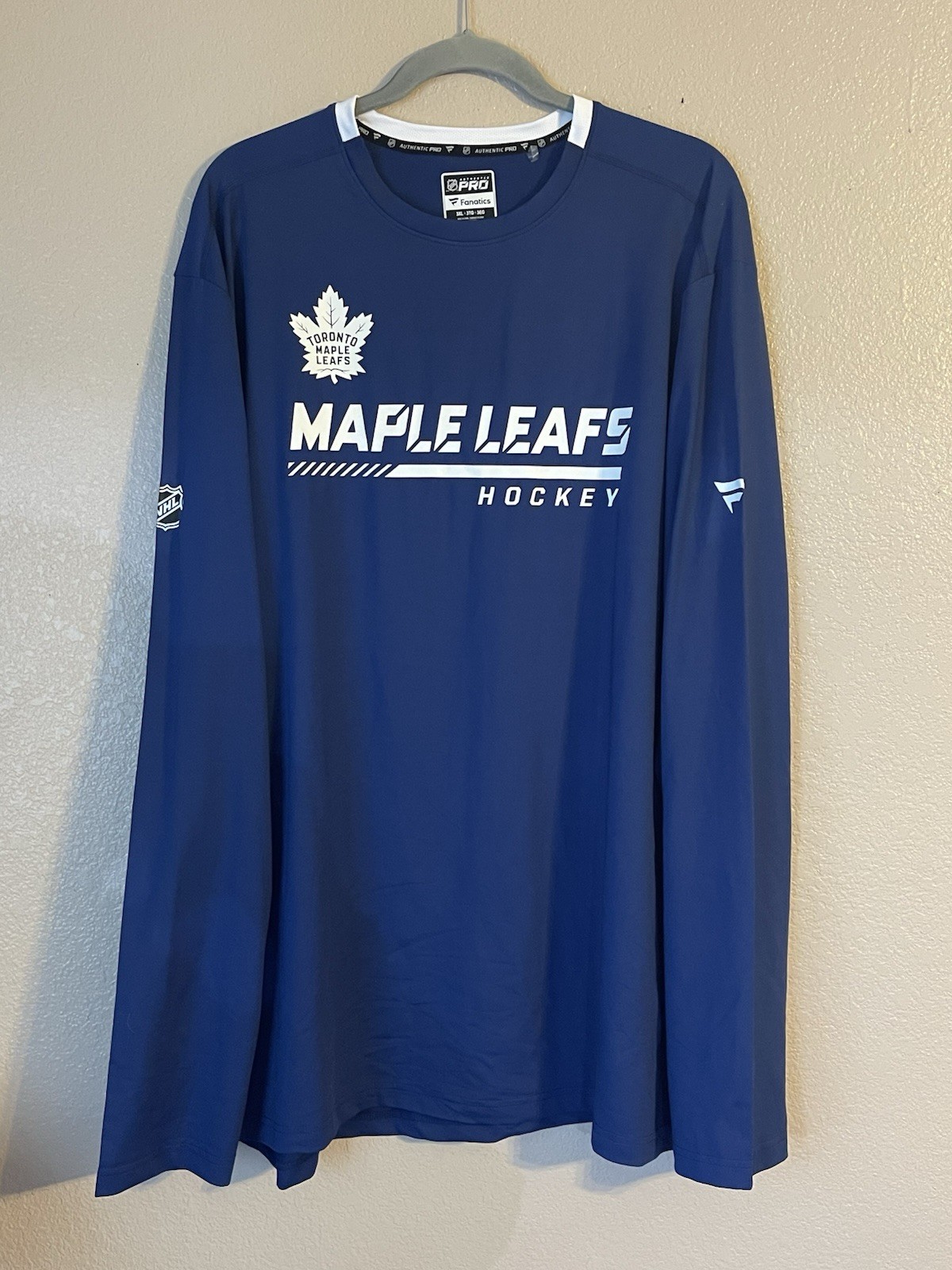Men’s 3XL NWOT Toronto Maple Leafs Fanatics Authentic Pro Rink Long Sleeve Shirt