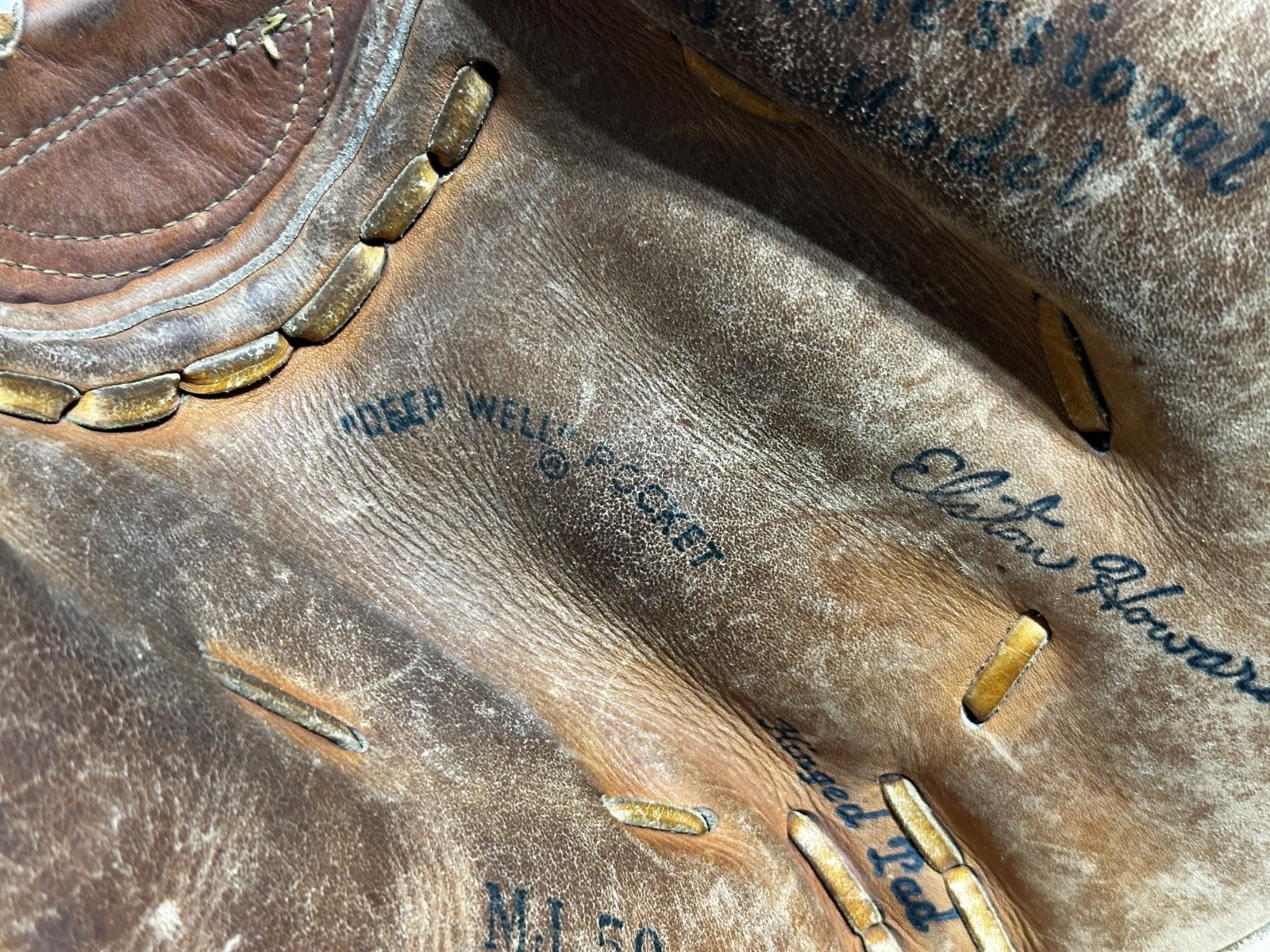 Elston Howard Rawlings MJ50 Professional Model RHT Catcher’s Mitt Glove