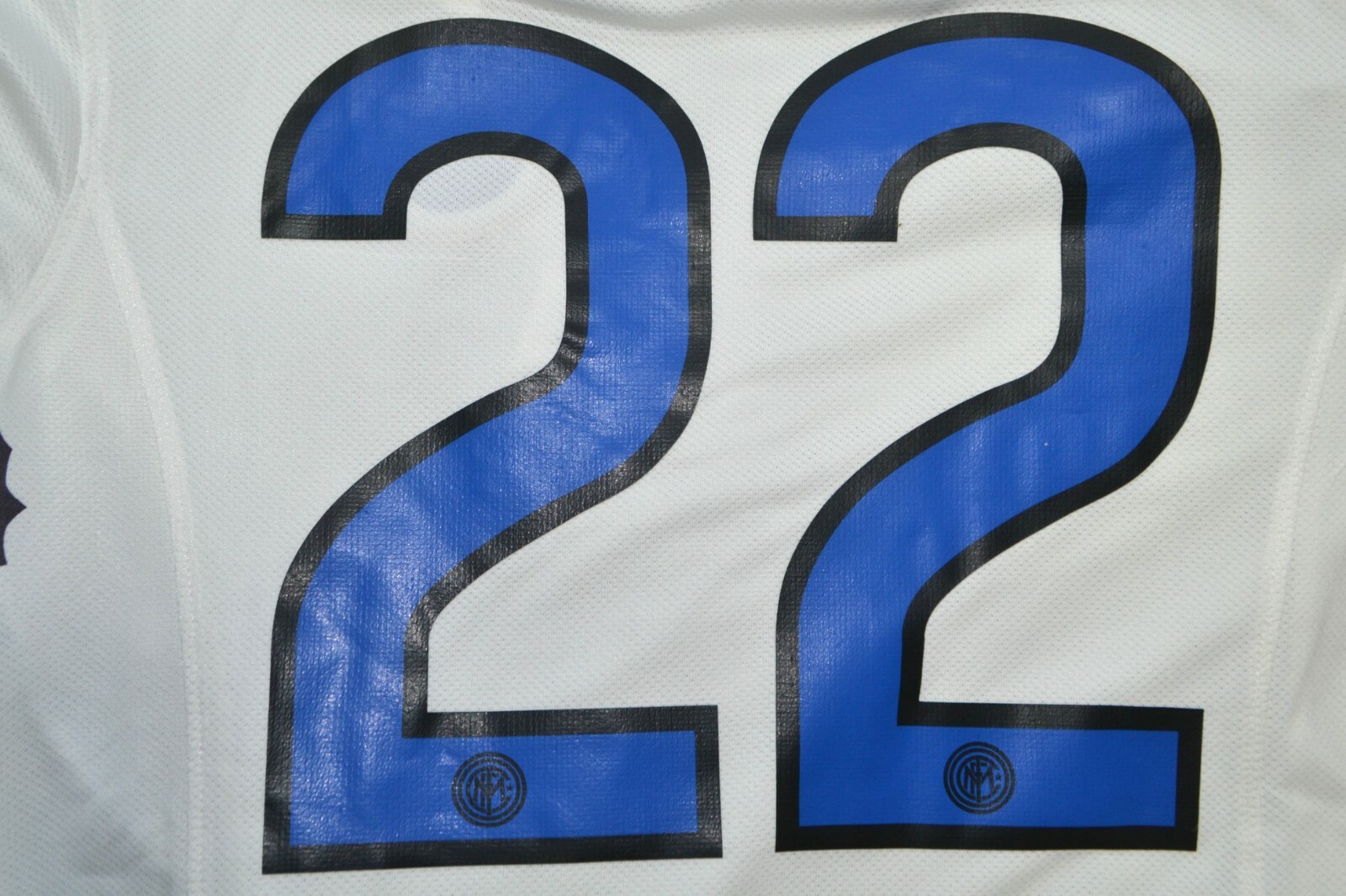 INTER MILAN ITALY 2010/2011 AWAY FOOTBALL SHIRT #22 MILITO SIZE S ADULT