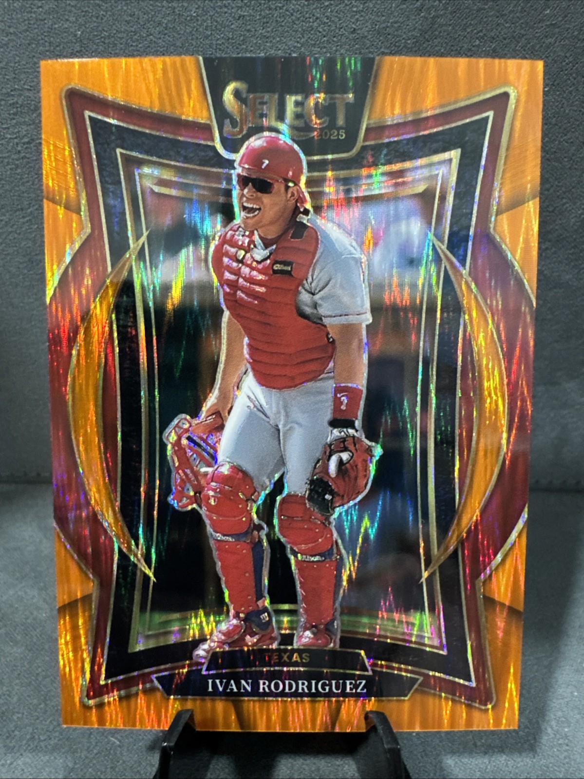 2025 Panini Select Concourse Orange Flash Prizm Ivan Rodriguez #48 Texas Rangers
