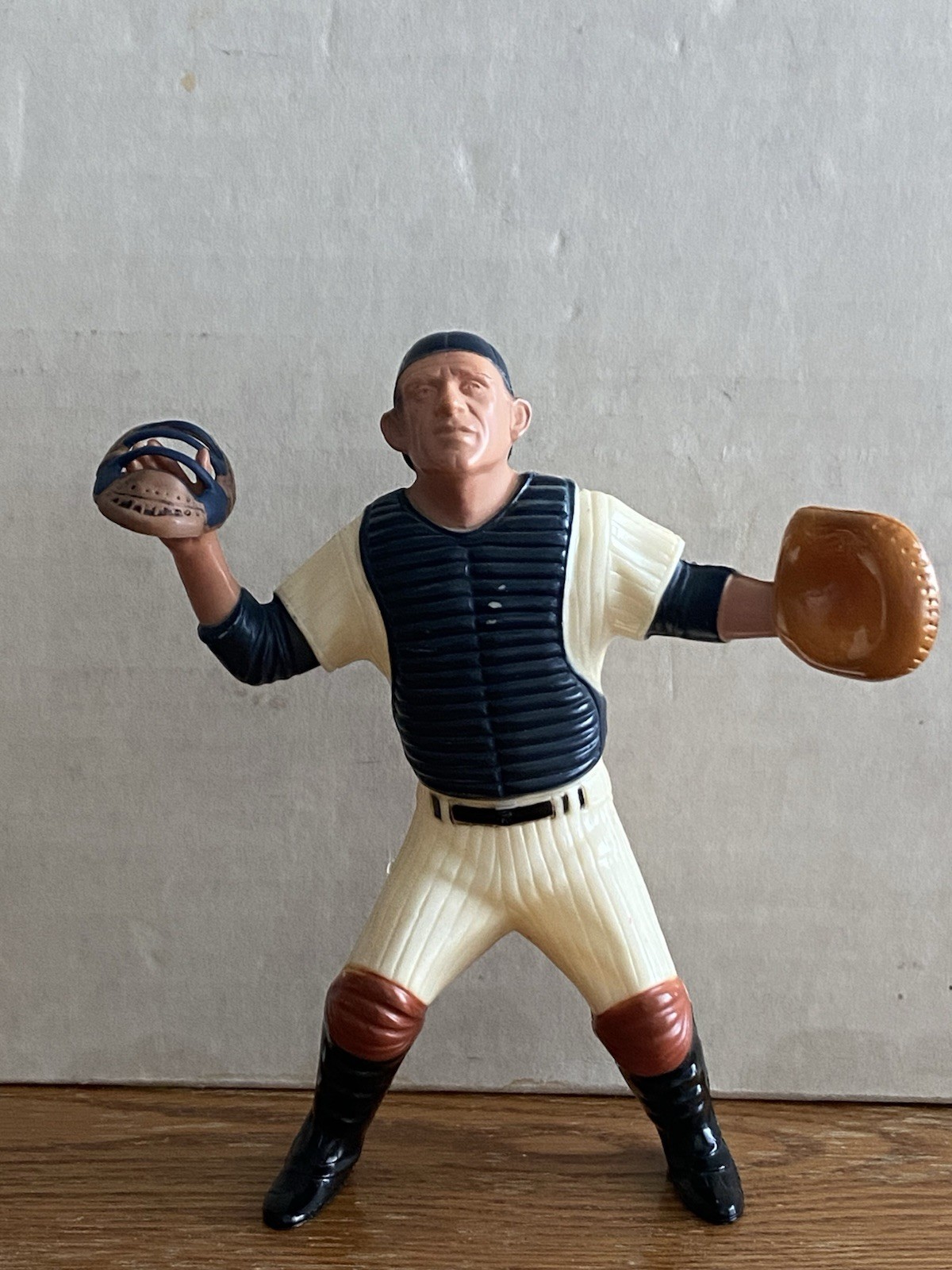 VINTAGE 1950’s HARTLAND STATUE YOGI BERRA w/MASK NEW YORK YANKEES HOF!!