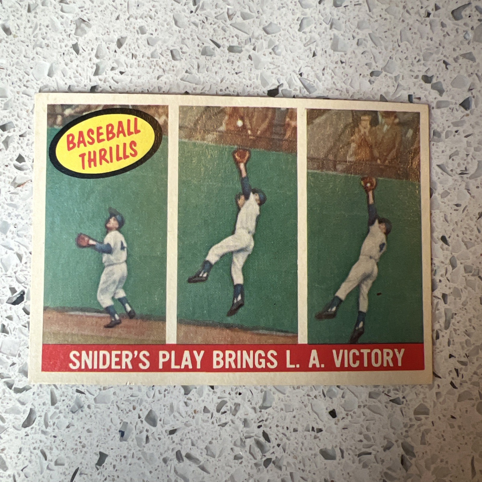 1959 Topps Baseball Thrills #468 Duke Sniders Play Brings LA Victory